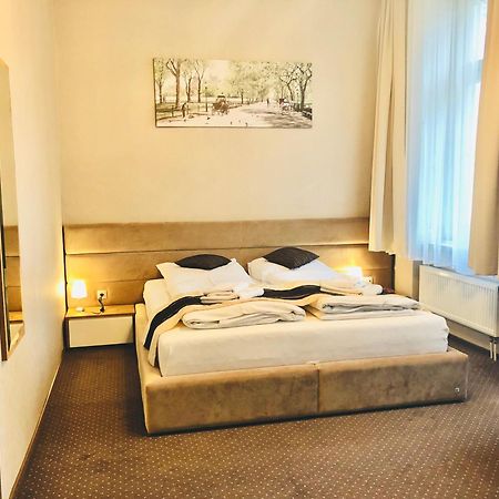 Park Hotel Dobrodzien Екстериор снимка