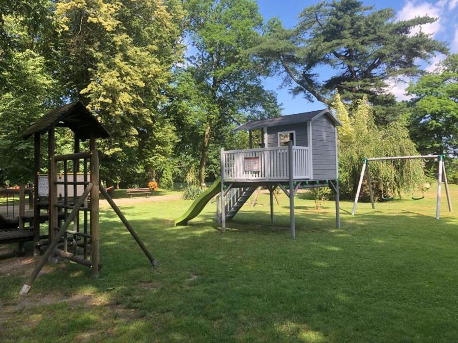 Park Hotel Dobrodzien Екстериор снимка