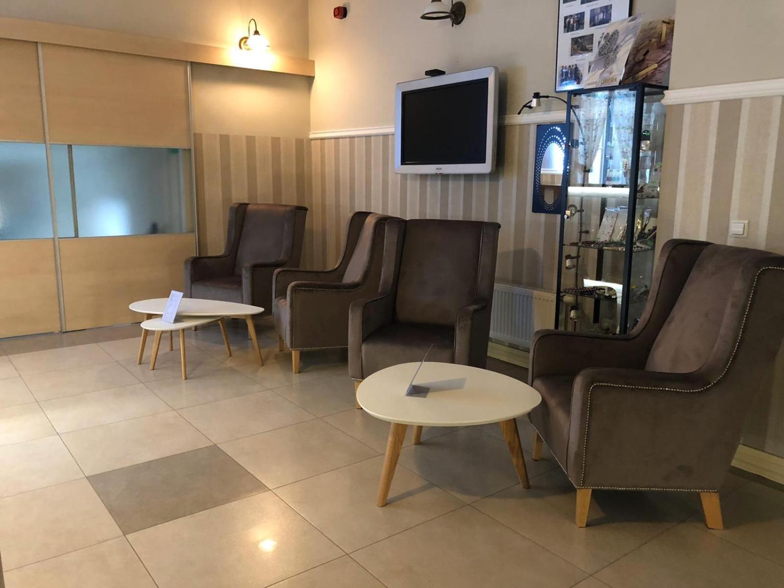 Park Hotel Dobrodzien Екстериор снимка